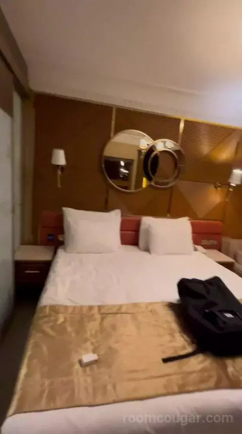 Family Suite with Jetted Tub bed picture #7