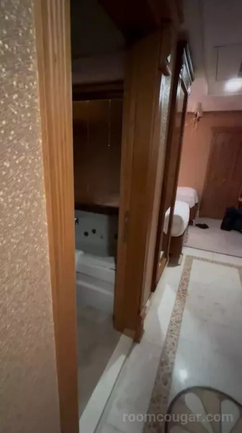 Standard Room with Jetted Tub (#12038) bathroom picture #2