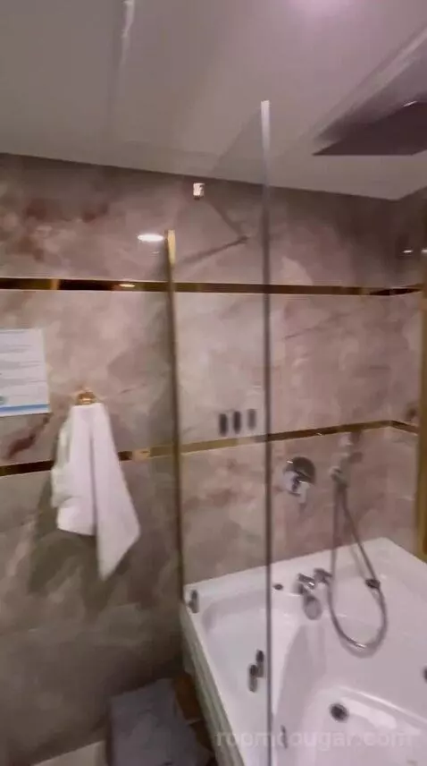 Standard Room with Jetted Tub (#12038) bathroom picture #9