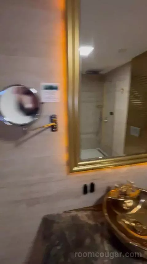 Slient Suite with Jet Pool - Basement Floor bathroom picture #8