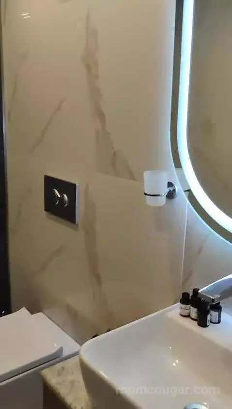 Double or Twin Room bathroom picture #9