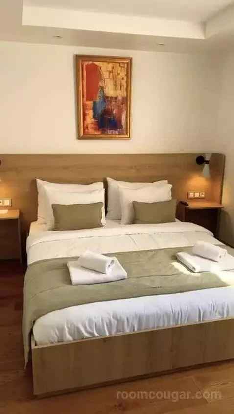 Budget Double Room bed picture #1
