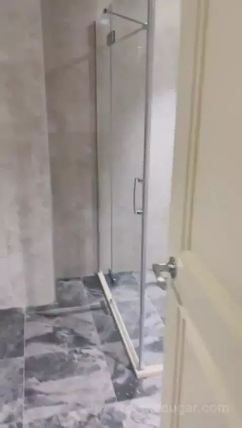 Suite bathroom picture #9
