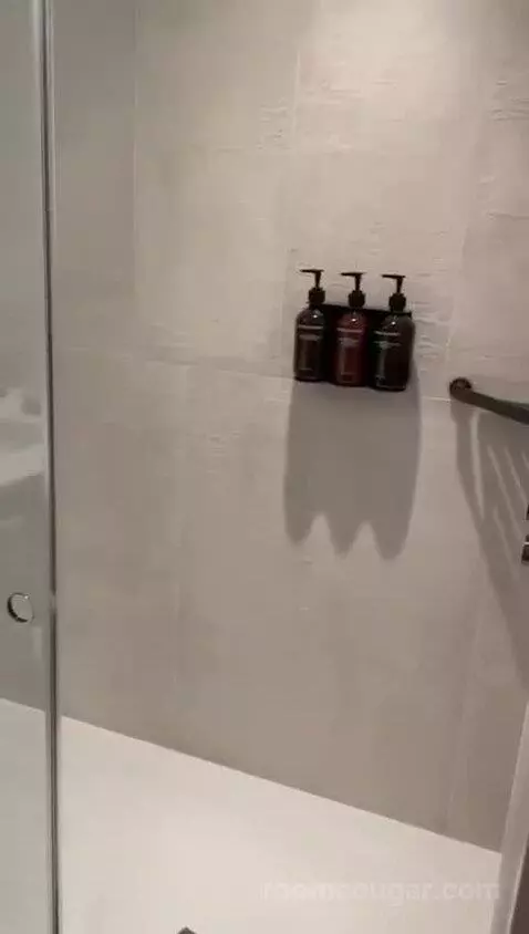 Modest Double bathroom picture #4