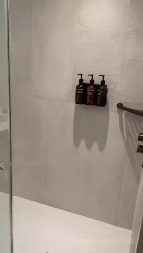 Modest Double bathroom picture #5