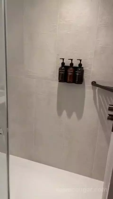 Modest Double bathroom picture #6