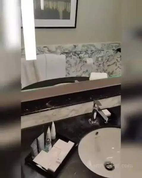 Superior Room, Guest Room, 1 King bathroom picture #11