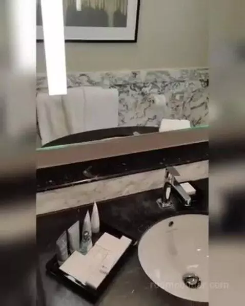 Superior Room, Guest Room, 1 King bathroom picture #12
