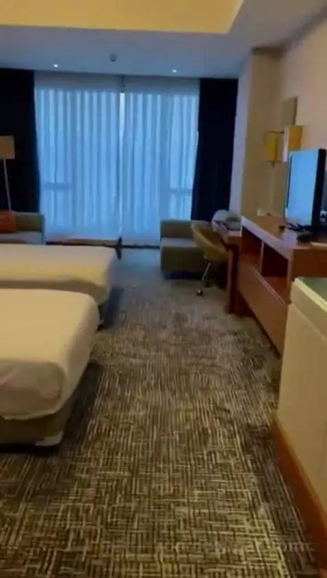 Double Room bed picture #5