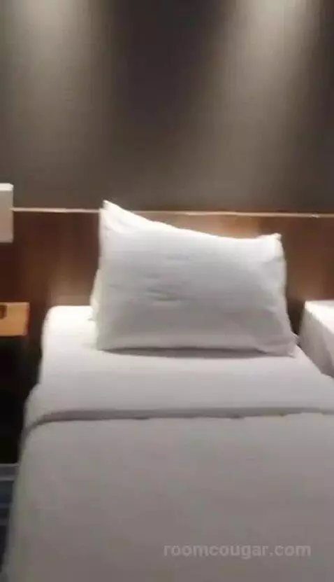 Standard Room bed picture #8