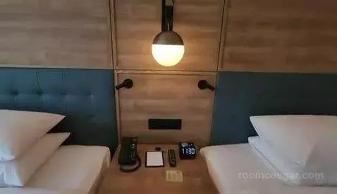 Deluxe Double Room with Two Double Beds and Twin Towers View bed picture #2