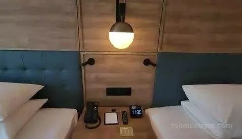 Deluxe Double Room with Two Double Beds and Twin Towers View bed picture #3