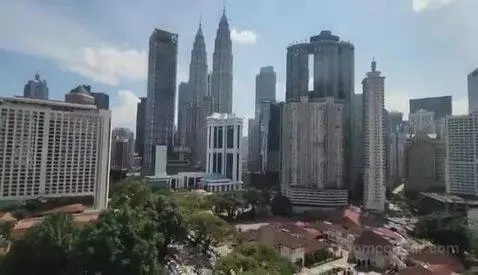 Deluxe Double Room with Two Double Beds and Twin Towers View view picture #8