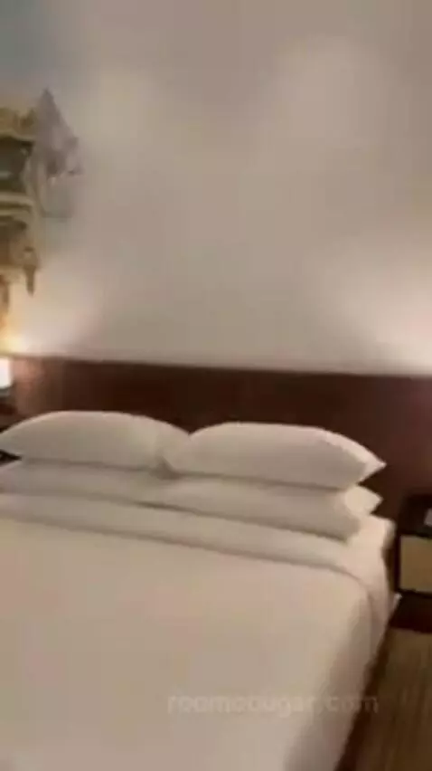 Deluxe King Room bed picture #8