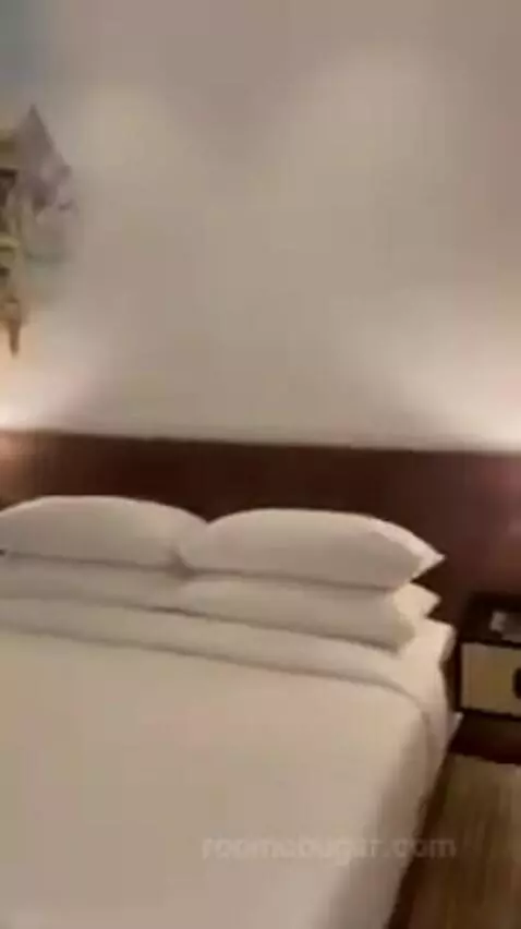 Deluxe King Room bed picture #9