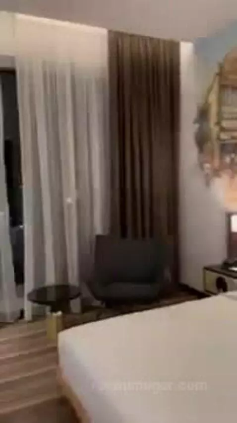 Deluxe King Room bed picture #12