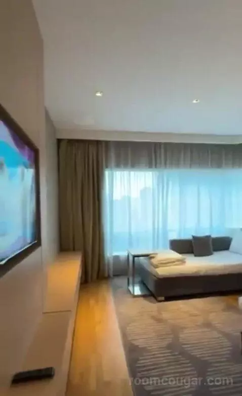 One-Bedroom Suite bed picture #10