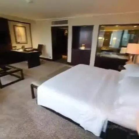 Deluxe King Room with Park View bed picture #6