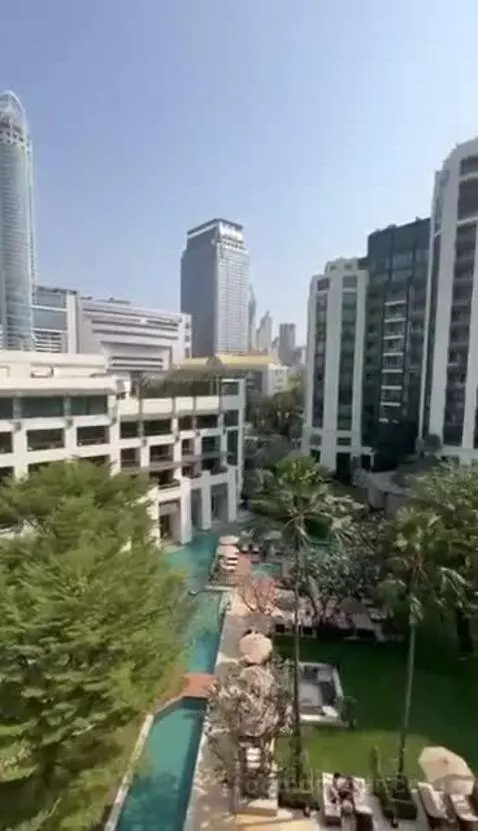 Deluxe Room with 1 King Bed view picture #6