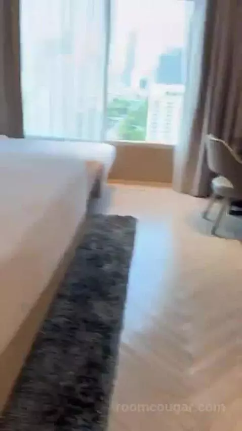 Grand Deluxe King Room bed picture #3
