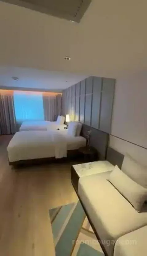 Renovated Grand Double Room with Two Double Beds bed picture #4