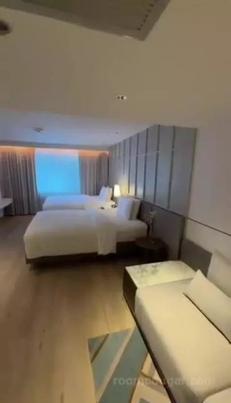 Renovated Grand Double Room with Two Double Beds bed picture #5