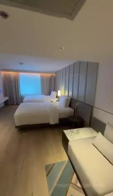 Renovated Grand Double Room with Two Double Beds bed picture #6