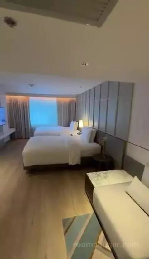Renovated Grand Double Room with Two Double Beds bed picture #7