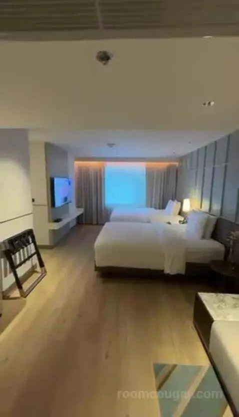 Renovated Grand Double Room with Two Double Beds bed picture #11