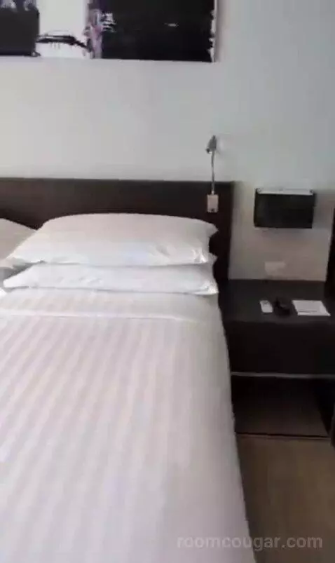 One Bedroom Grand Deluxe bed picture #8