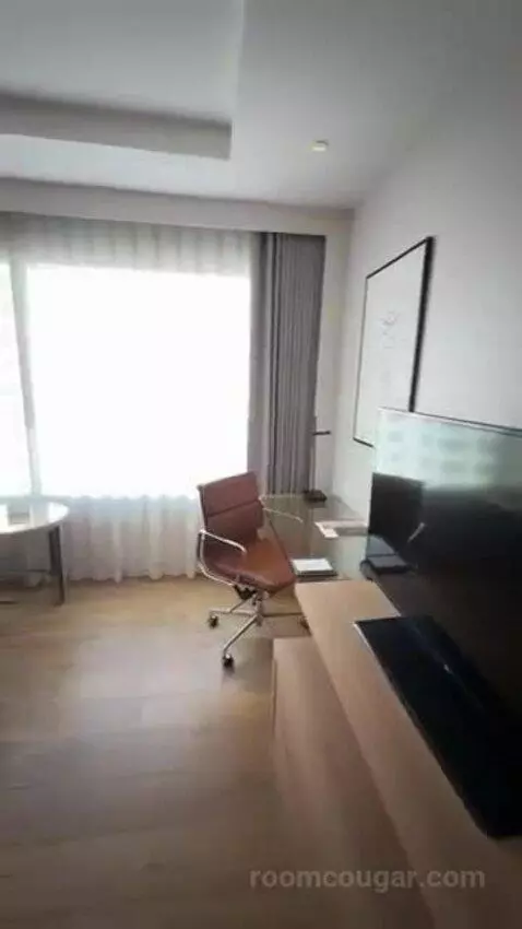 Deluxe Double Room with City View bed picture #5