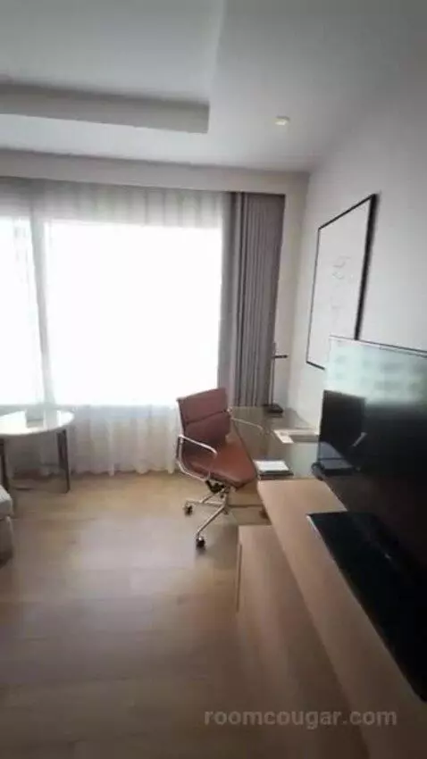 Deluxe Double Room with City View bed picture #6