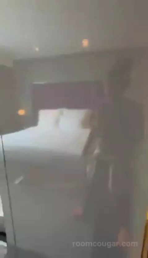 Deluxe King bed picture #10