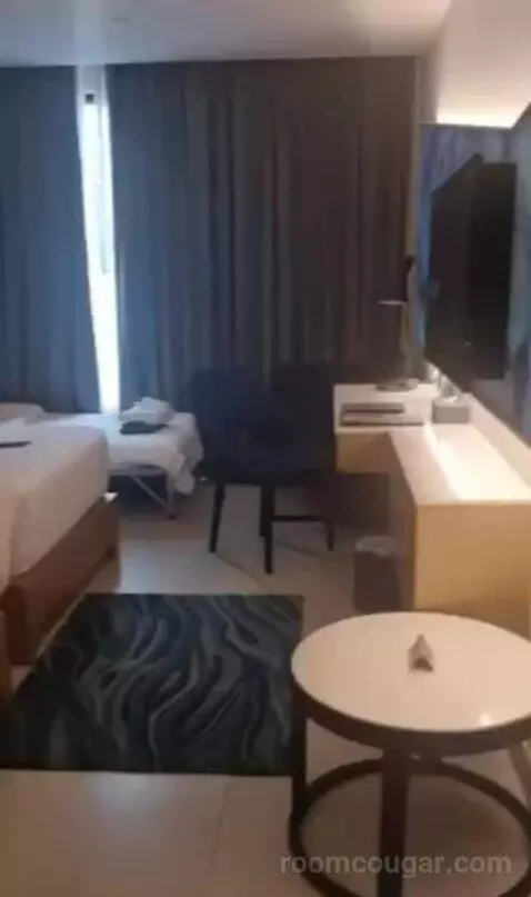 Deluxe Twin Room with City View bed picture #4