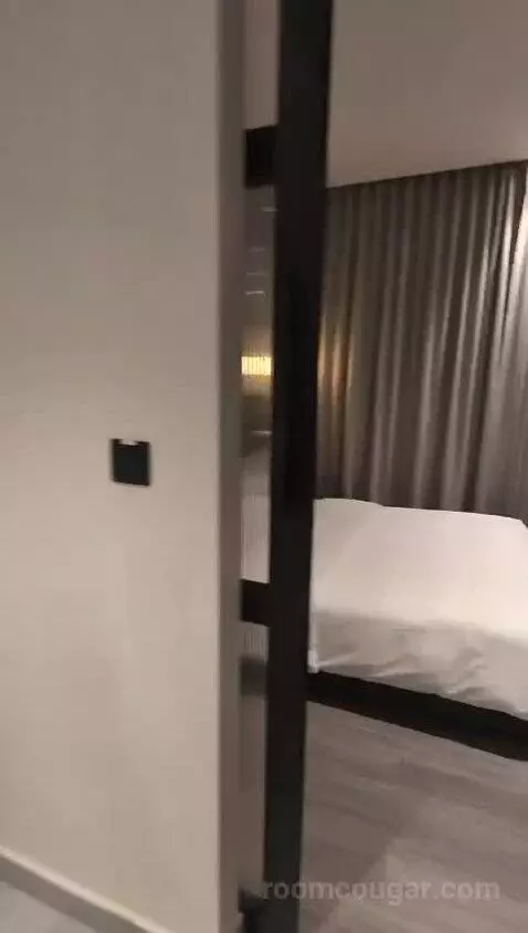 One-Bedroom Suite bed picture #3