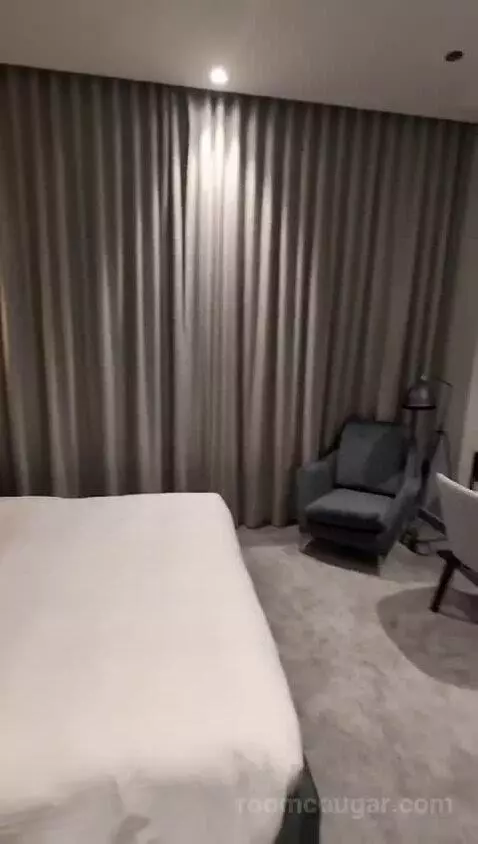 One-Bedroom Suite bed picture #7