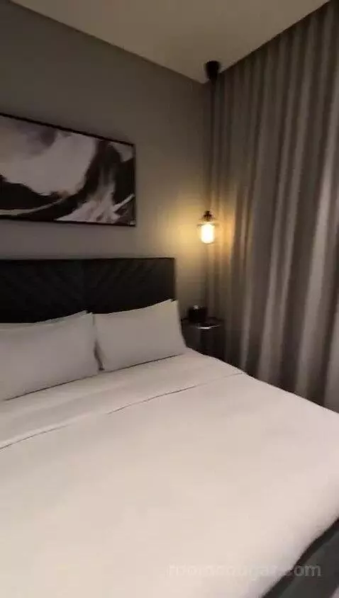 One-Bedroom Suite bed picture #9