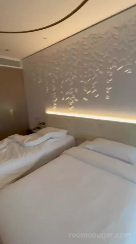Premium Twin Room (#314) bed picture #10
