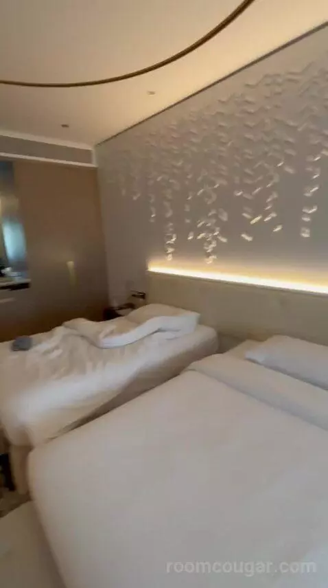 Premium Twin Room (#314) bed picture #11