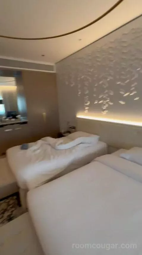 Premium Twin Room (#314) bed picture #12
