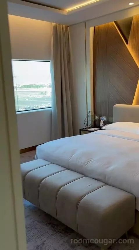 Junior Suite (#432) bed picture #2