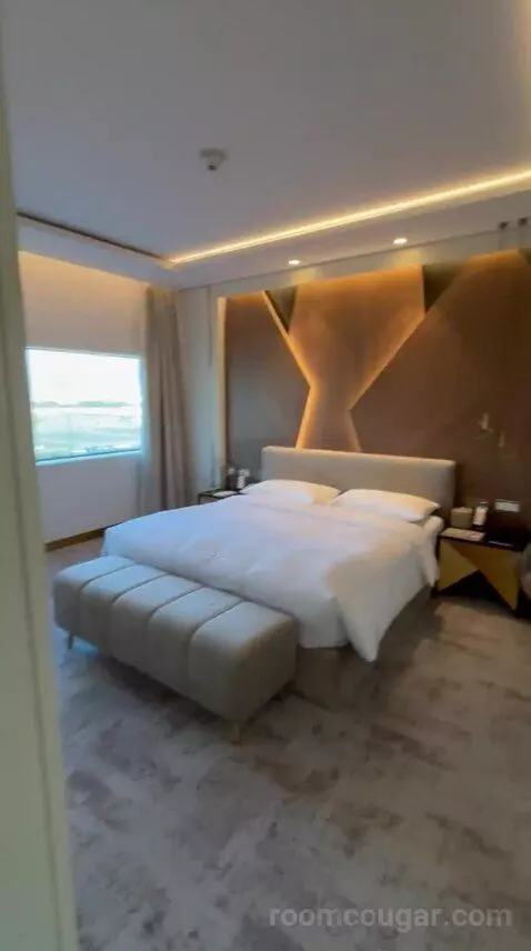 Junior Suite (#432) bed picture #7