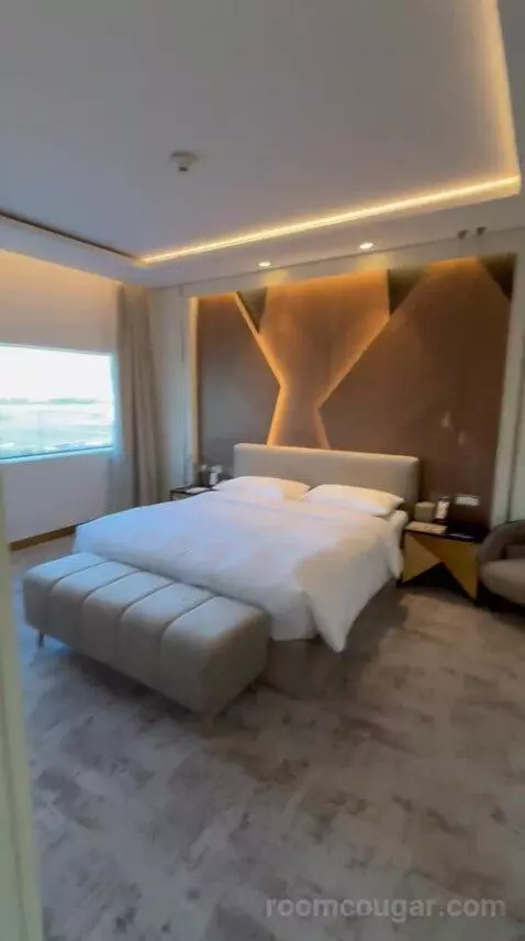 Junior Suite (#432) bed picture #8