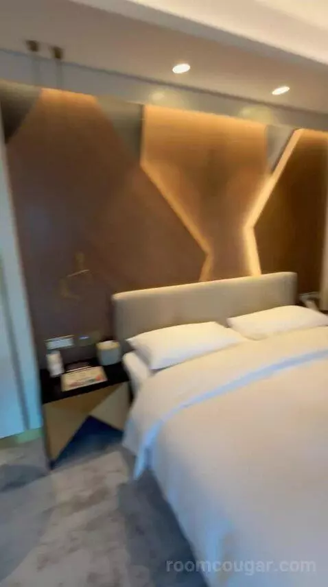Studio Suite (#441) bed picture #5