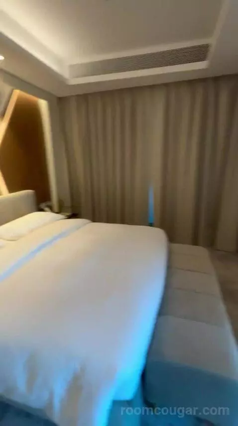Studio Suite (#441) bed picture #9