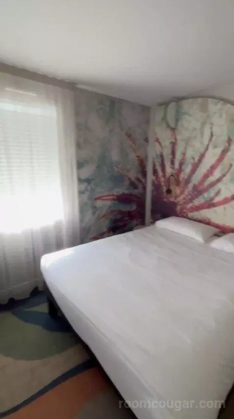 Standard Room with One Double Bed and One Single Bed bed picture #3