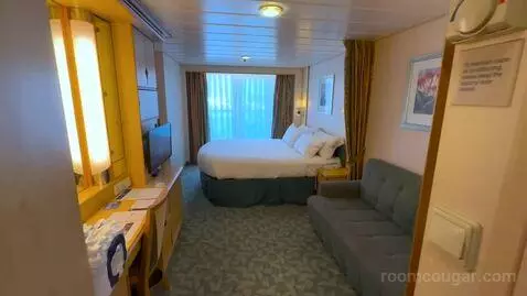 Balcony Cabin (#8628) bed picture #1