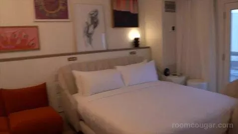 Chamber King (#20437) bed picture #3