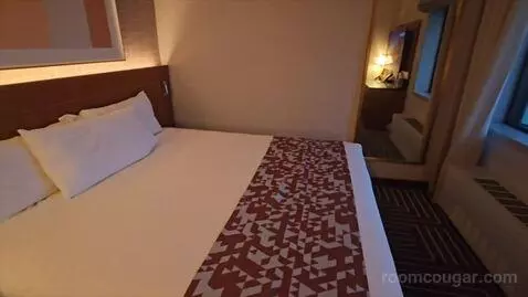 Deluxe King Bed (#1032) bed picture #11