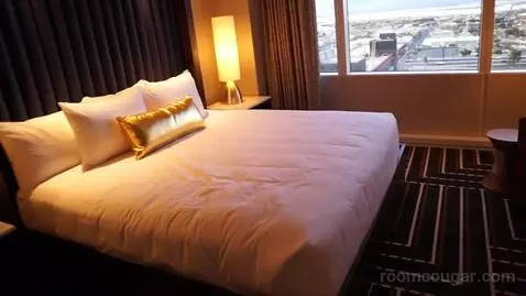 Single King (#2222) bed picture #10